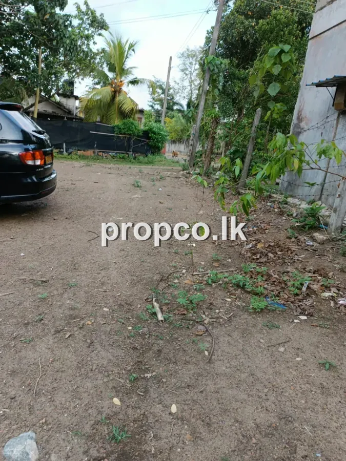 පර්චස් 14 ක අතුරුගිරිය ප්රදේශයෙන් විකිණීමට ඇත