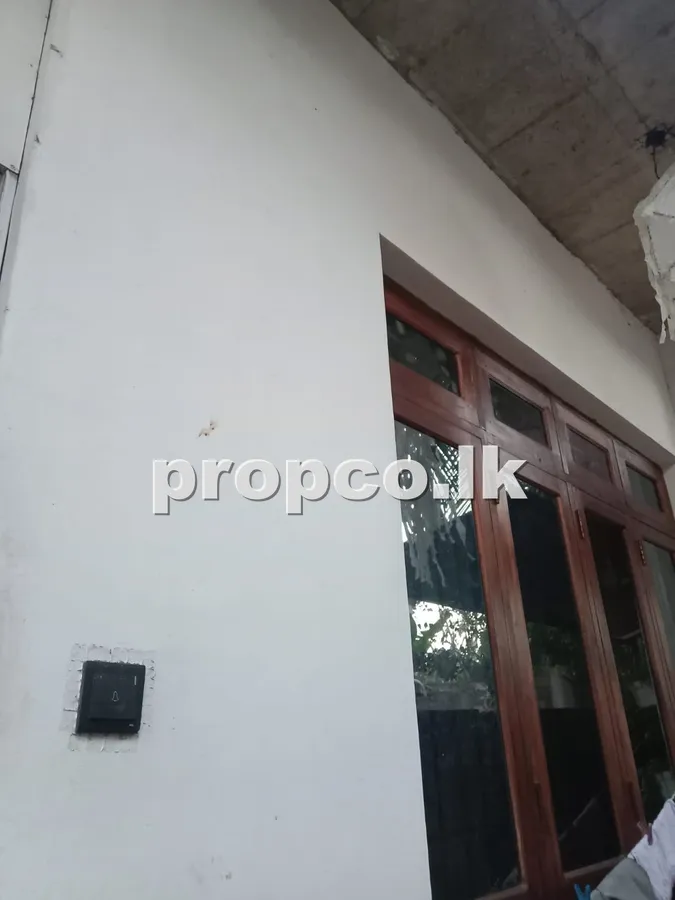 පර්චස් 5 ක මාතලේ ප්රදේශයෙන් විකිණීමට නිවාස