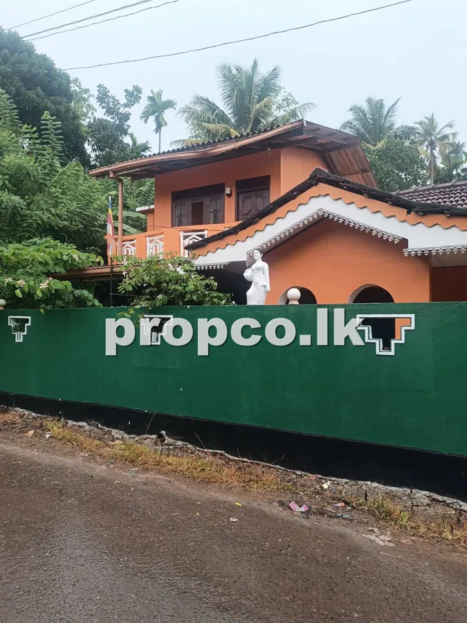 පර්චස් 69 ක වැලිගම ප්රදේශයෙන් කුලියට දීමට නිවාස
