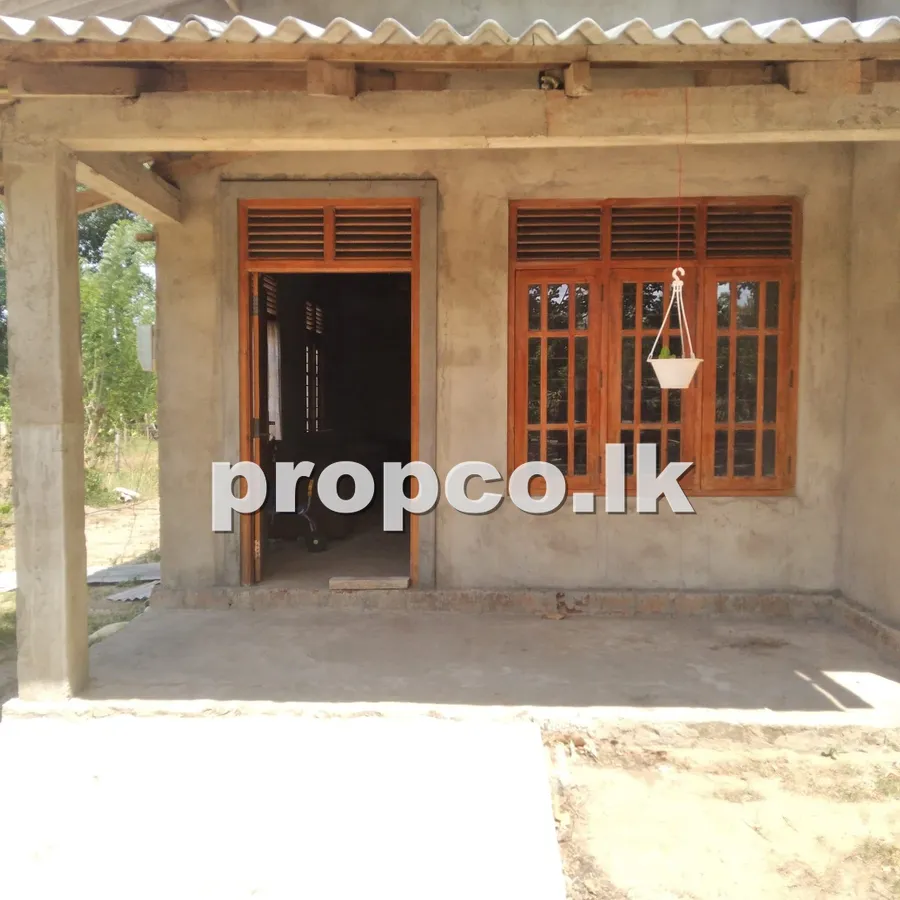 15 Perches Houses for Sale in Mihintale