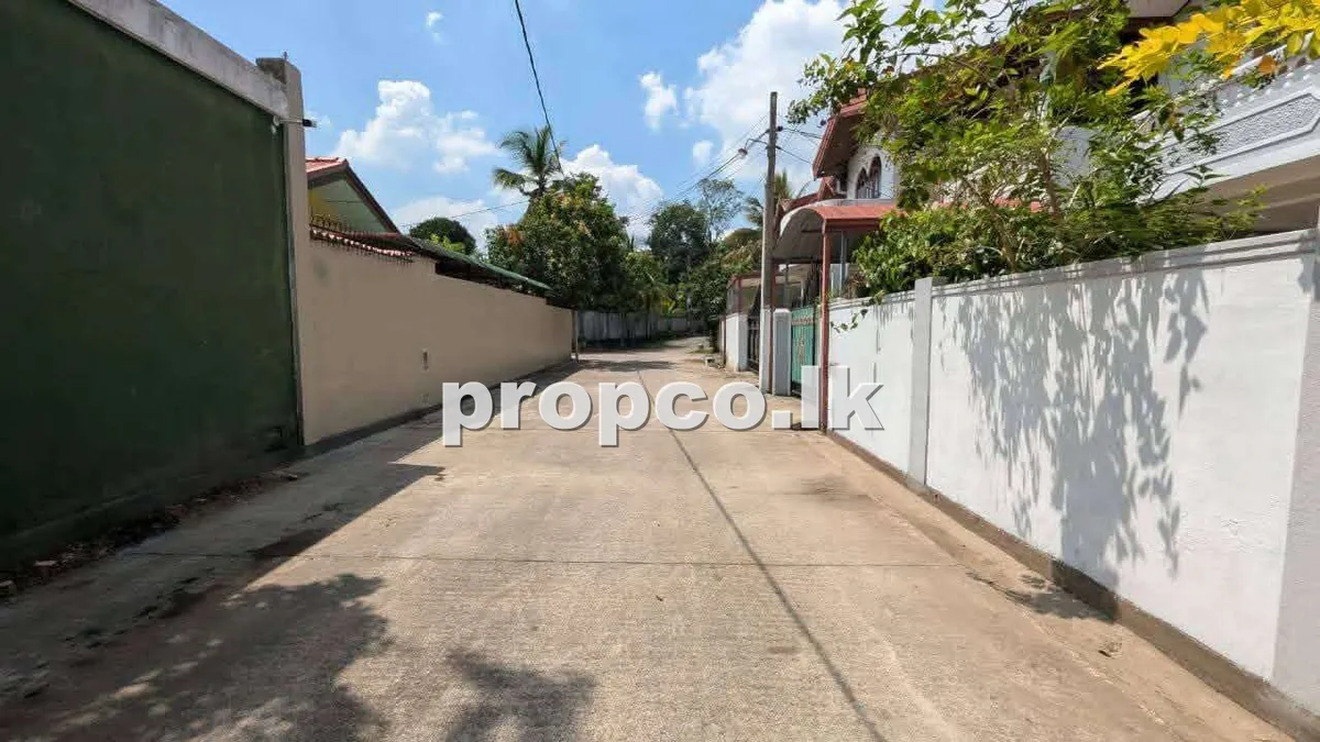 21.42 Perches Bare Land for Sale in Kelaniya