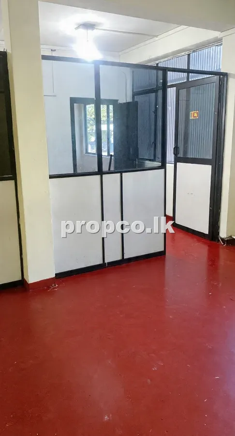 550 sqft Commercial for Rent in Wellawatte