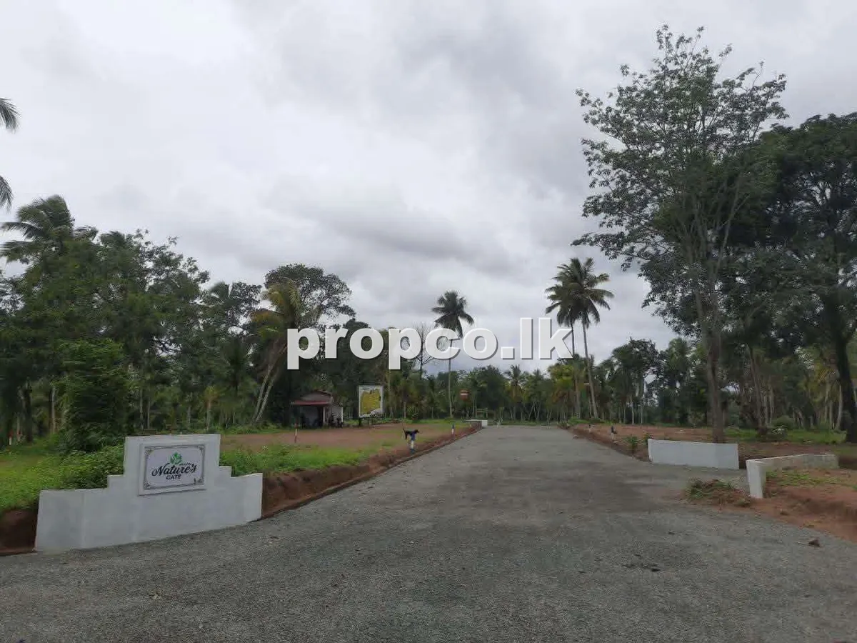 12.6 Perches Bare Land for Sale in Yakkala
