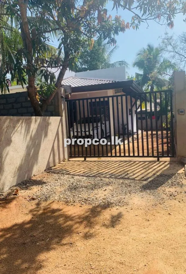 10 Perches Houses for Sale in Anuradhapura