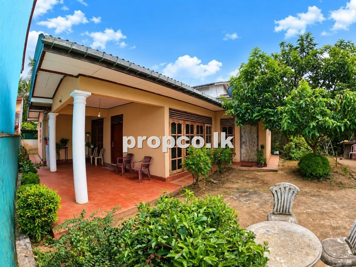 20 Perches Houses for Sale in Athurugiriya