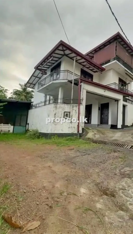 8.95 Perches Houses for Sale in Pannipitiya